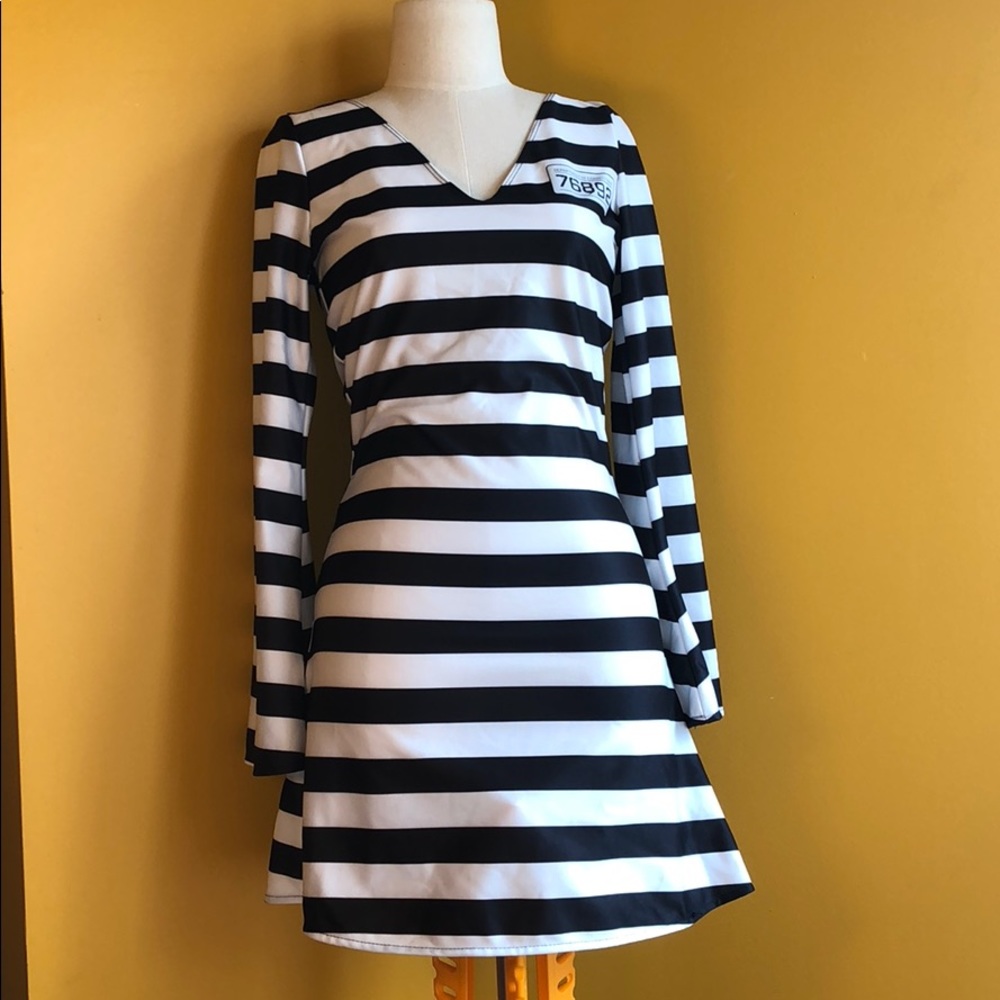 Convict Chick Halloween Costume